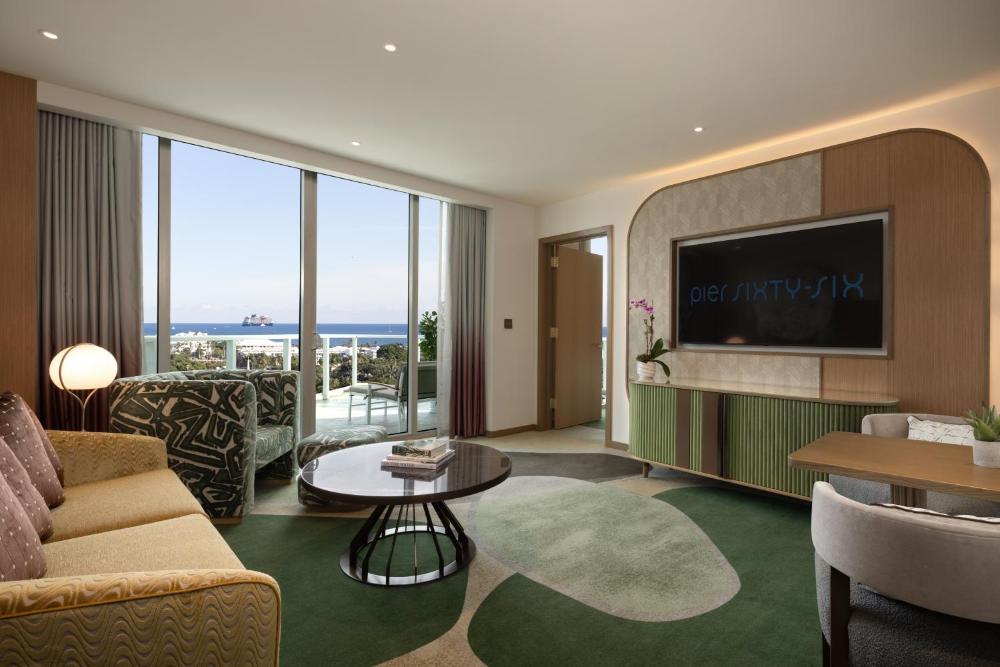 Resort view Two Queen Suite interior