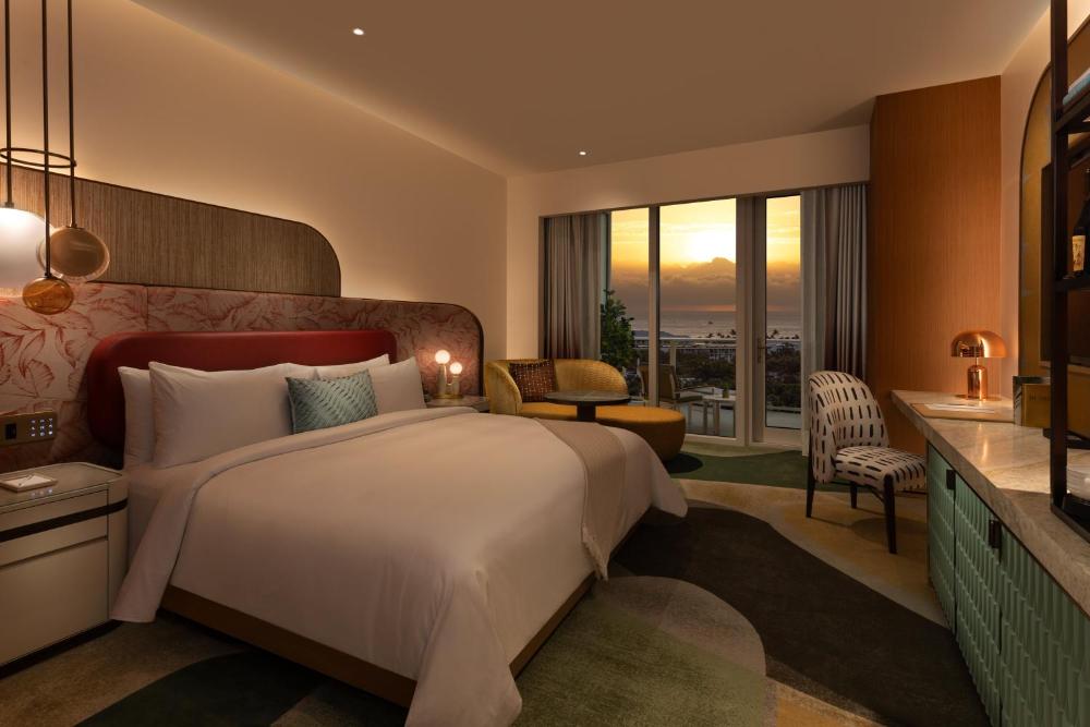 Ocean View King interior